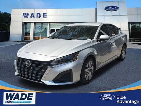 Used 2023 Nissan Altima 2.5 S FWD image 1