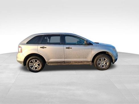 Used 2010 Ford Edge SE image 4