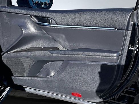 Used 2024 Toyota Camry SE image 25