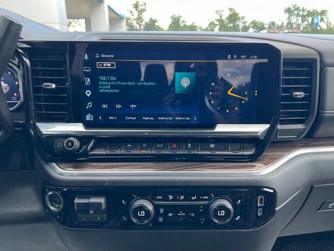 Used 2025 Chevrolet Silverado 1500 RST RWD image 18