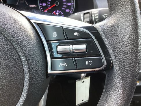 Used 2024 Kia Forte LXS FWD image 6