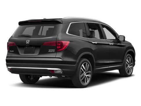 Used 2017 Honda Pilot Touring image 3