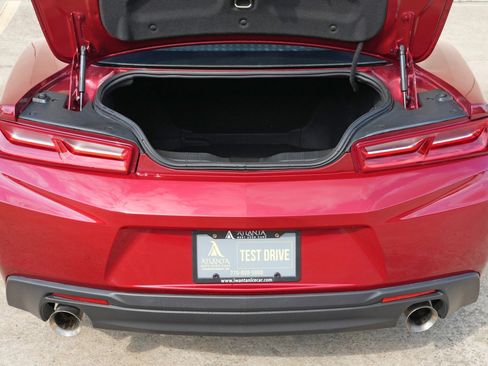 Used 2017 Chevrolet Camaro LT RWD image 9