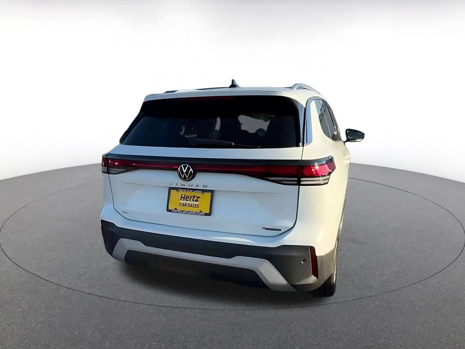 Used 2026 Volkswagen Tiguan SE AWD/4WD image 14