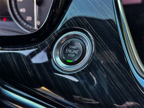 Used 2023 Cadillac XT6 Premium Luxury w/ Technology Package image 16