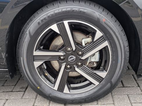 Used 2024 Nissan Sentra SV image 12