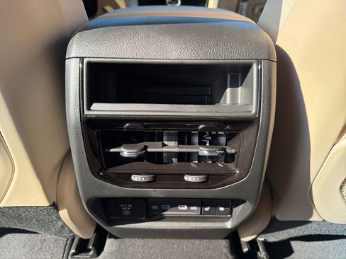 New 2026 Jeep Grand Cherokee Limited w/ Limited Altitude Package image 21