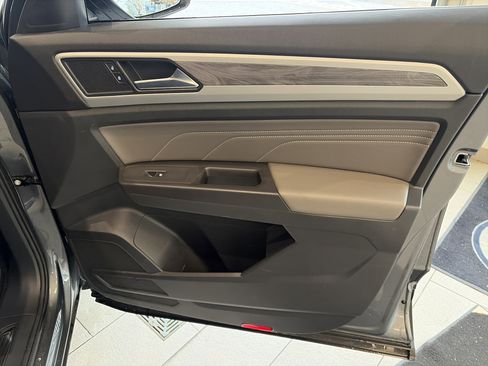 Used 2023 Volkswagen Atlas Cross Sport SE w/ Panoramic Sunroof Package AWD/4WD image 30
