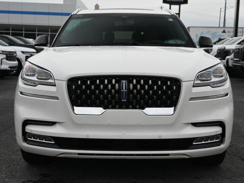 Used 2021 Lincoln Aviator Grand Touring w/ Equipment Group 302A AWD/4WD image 3