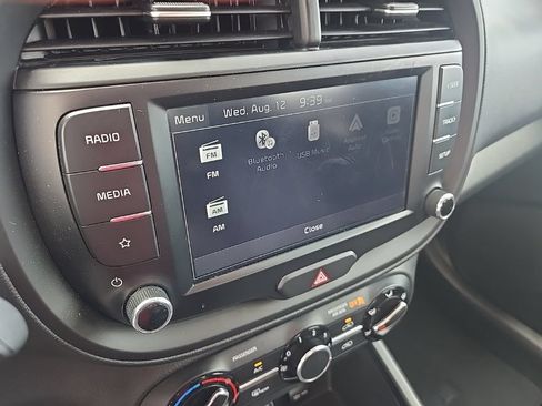 Used 2022 Kia Soul LX w/ Technology Package FWD image 23