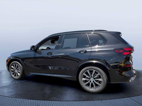 New 2026 BMW X5 xDrive40i w/ M Sport Package AWD/4WD image 4