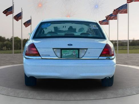 Used 2001 Ford Crown Victoria image 5