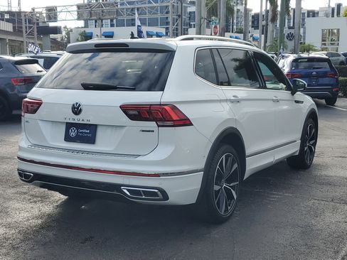 Certified 2022 Volkswagen Tiguan SEL R-Line image 5