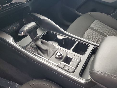 Used 2025 Kia Sorento LX FWD image 19