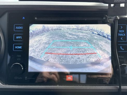 Used 2018 Toyota Tacoma TRD Sport image 6