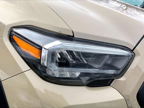 Used 2020 Toyota Tacoma TRD Off-Road image 25