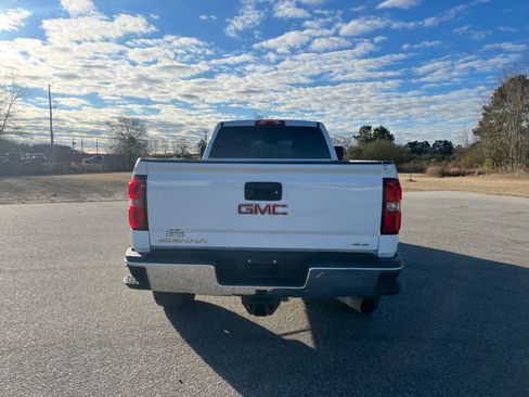 Used 2018 GMC Sierra 2500 SLE w/ SLE Preferred Package image 7