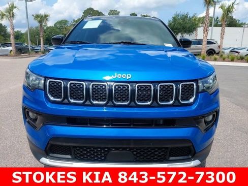 Used 2024 Jeep Compass Limited AWD/4WD image 2