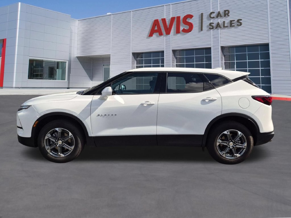 Used 2025 Chevrolet Blazer LT FWD image 8