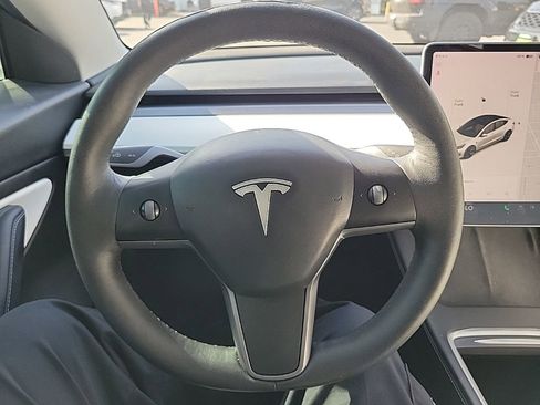Used 2021 Tesla Model 3 Standard Range Plus image 15