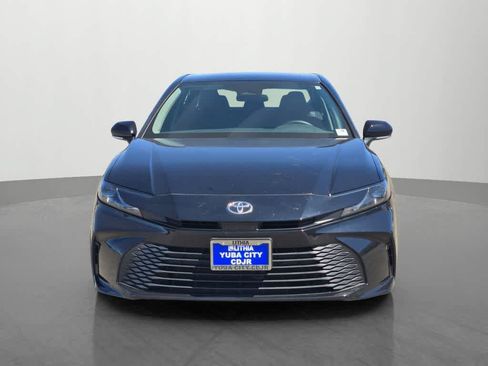 Used 2025 Toyota Camry LE FWD image 2