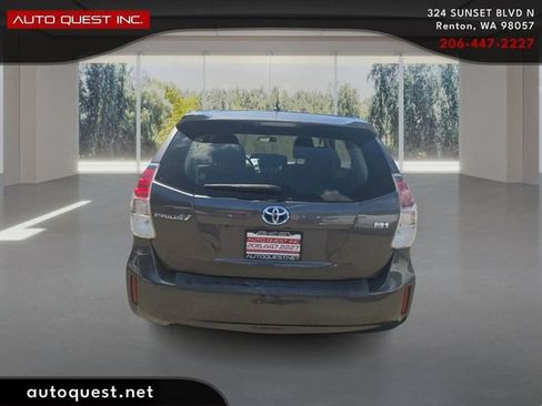 Used 2017 Toyota Prius V Two w/ Carpet Mat Package FWD image 6