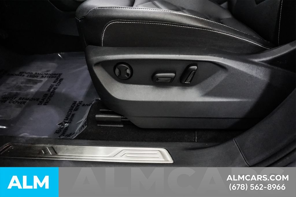 Used 2025 Volkswagen Atlas SE FWD image 31