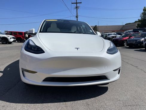 Used 2023 Tesla Model Y Long Range AWD/4WD image 5
