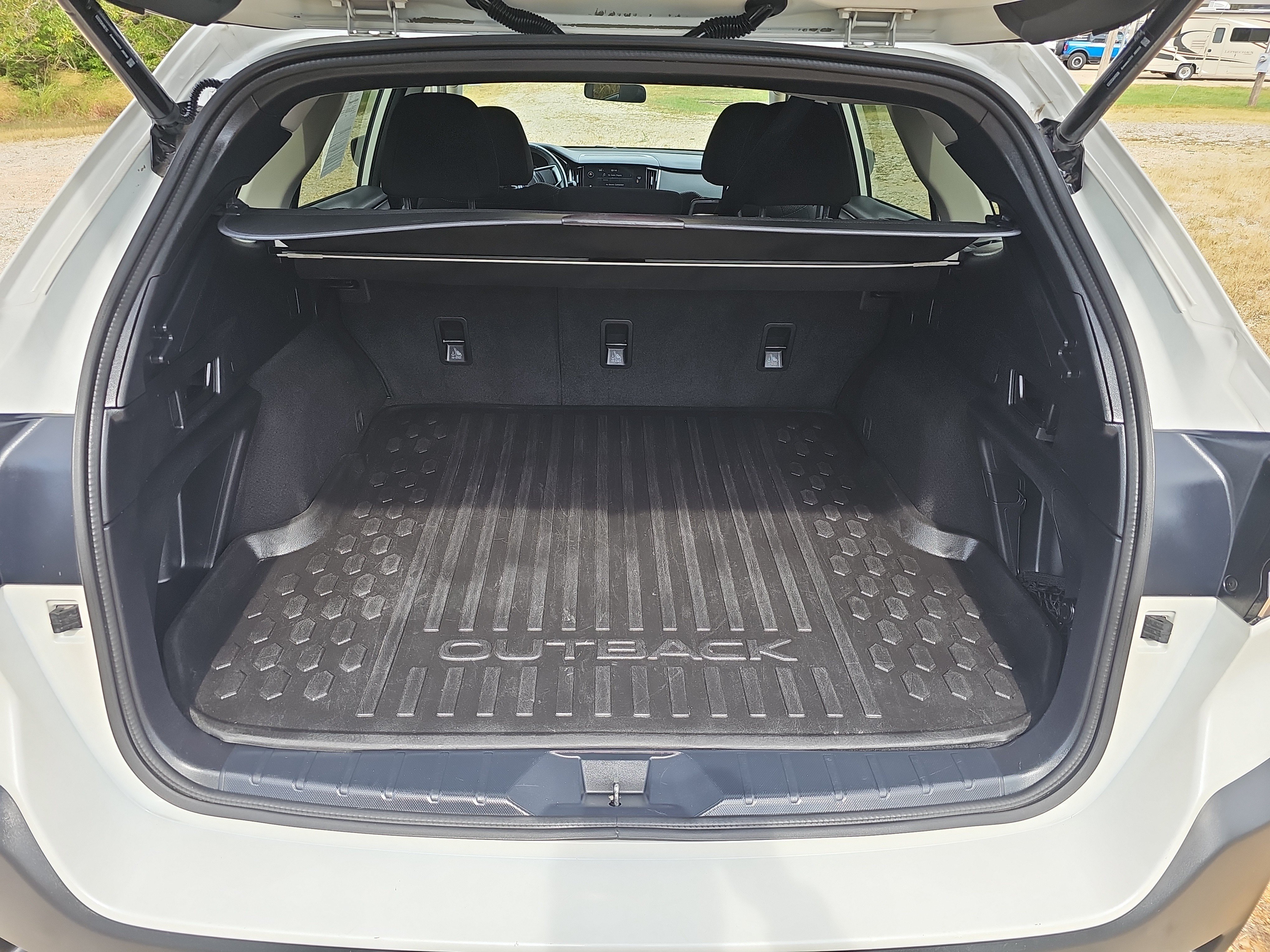 Used 2023 Subaru Outback Premium AWD/4WD image 9