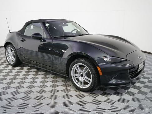 Used 2017 MAZDA MX-5 Miata Sport RWD image 8