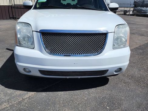 Used 2008 GMC Yukon Denali AWD/4WD image 3