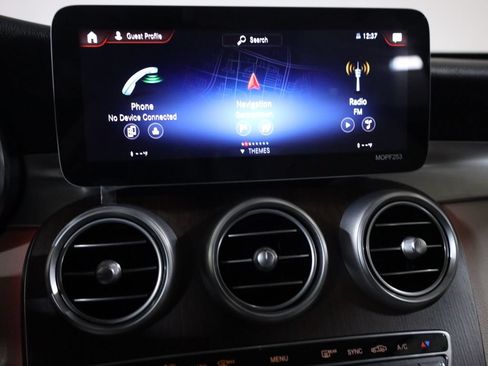 Used 2020 Mercedes-Benz GLC 300 4MATIC image 20