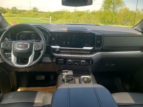 Used 2024 GMC Sierra 1500 Elevation w/ Elevation Premium Package AWD/4WD image 22