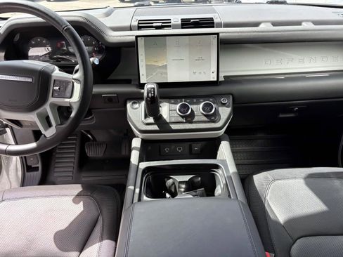 Used 2023 Land Rover Defender 130 X-Dynamic SE image 25