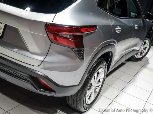 Used 2024 Chevrolet Trax LS w/ Driver Confidence Package image 10