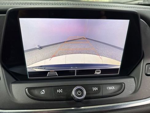 Used 2022 Chevrolet Blazer LT AWD/4WD image 2