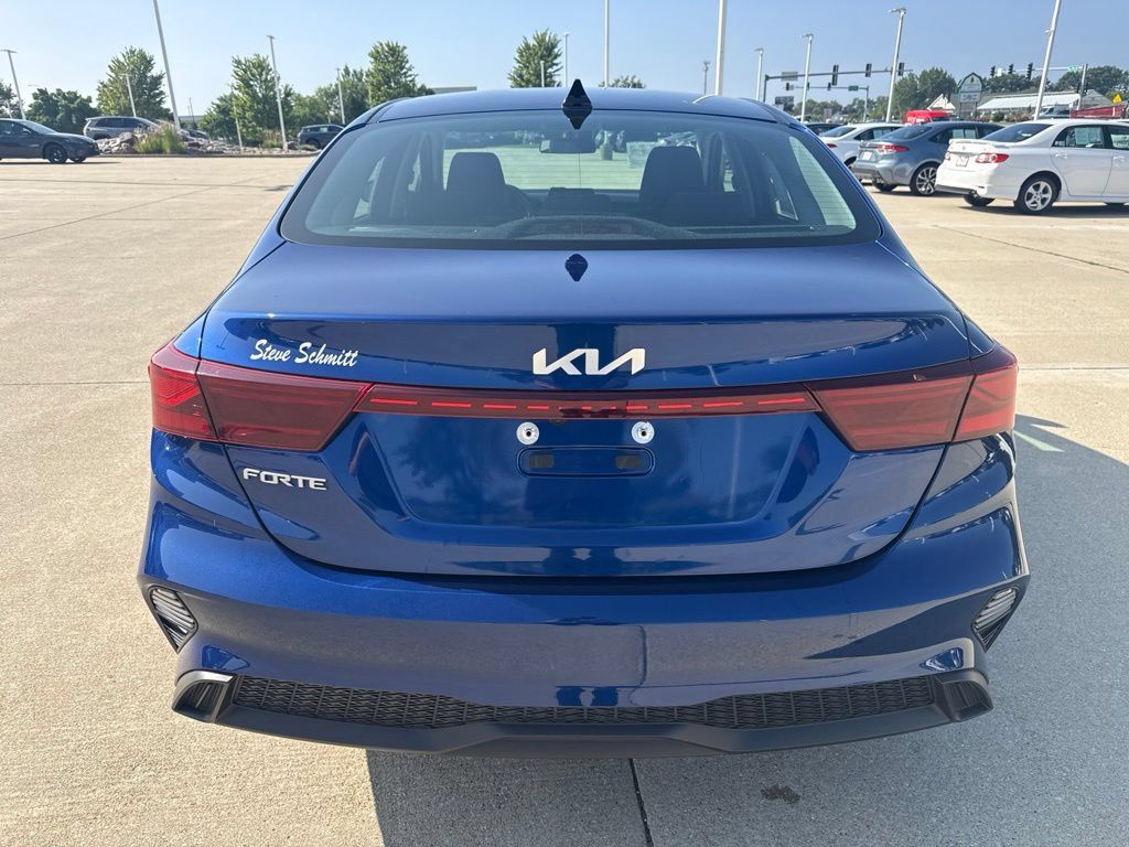 Used 2023 Kia Forte LXS w/ LXS Technology Package FWD image 4
