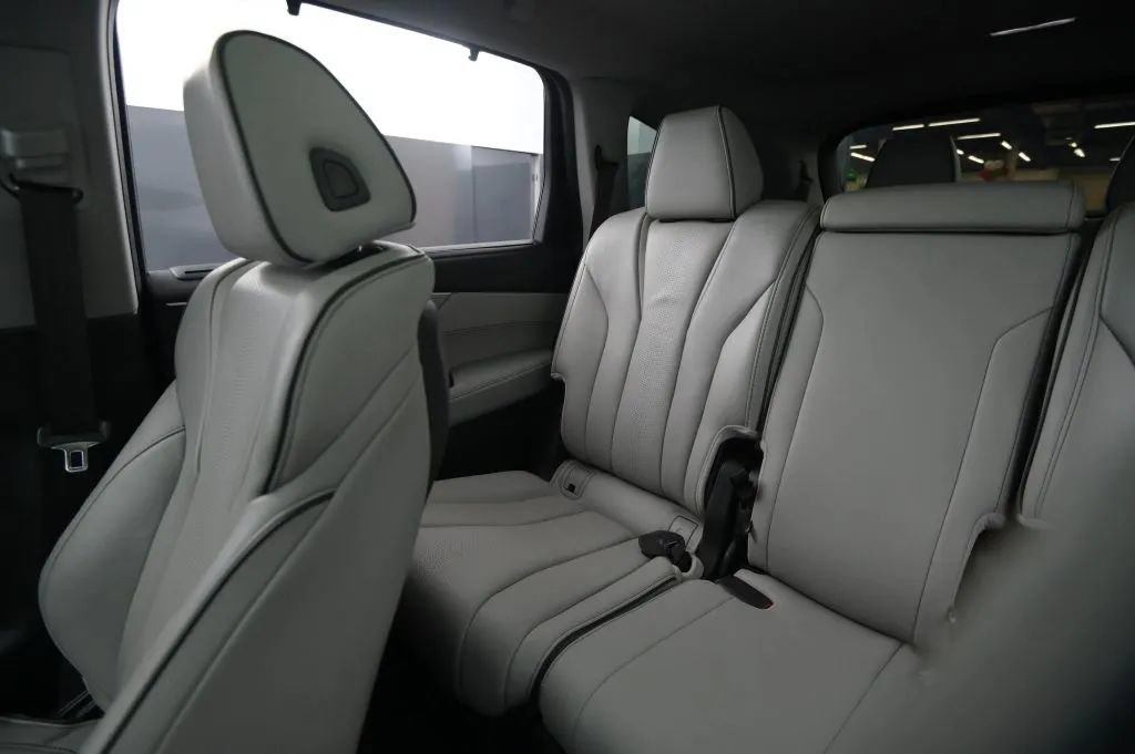 Used 2022 Acura MDX w/ Advance Package AWD/4WD image 41