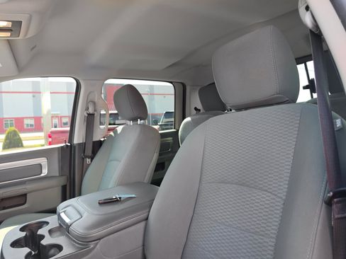 Used 2019 RAM 1500 Classic SLT AWD/4WD image 13