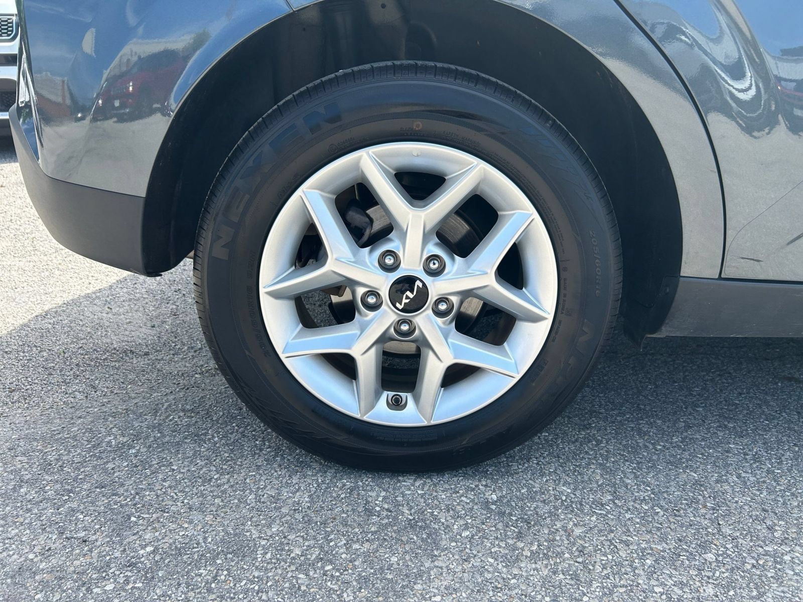 Used 2025 Kia Soul LX w/ LX Technology Package FWD image 24