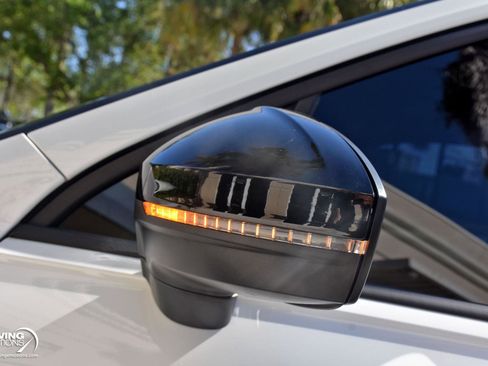 Used 2021 Volkswagen Tiguan SE R-Line image 14