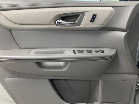 Used 2016 Chevrolet Traverse LS FWD image 14