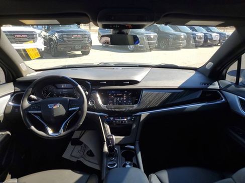 Certified 2023 Cadillac XT6 Premium Luxury image 27