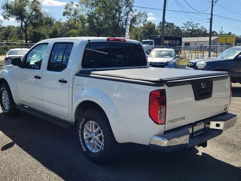 Used 2019 Nissan Frontier SV image 12