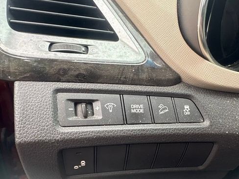 Used 2017 Hyundai Santa Fe Sport FWD image 15