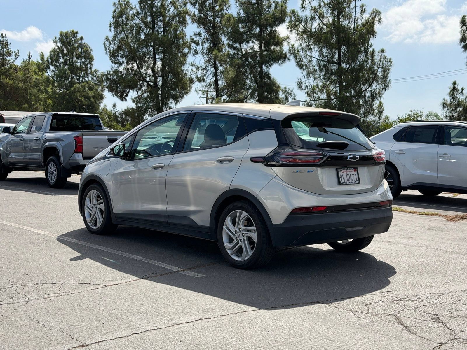 Used 2023 Chevrolet Bolt LT w/ Driver Confidence Package FWD image 3