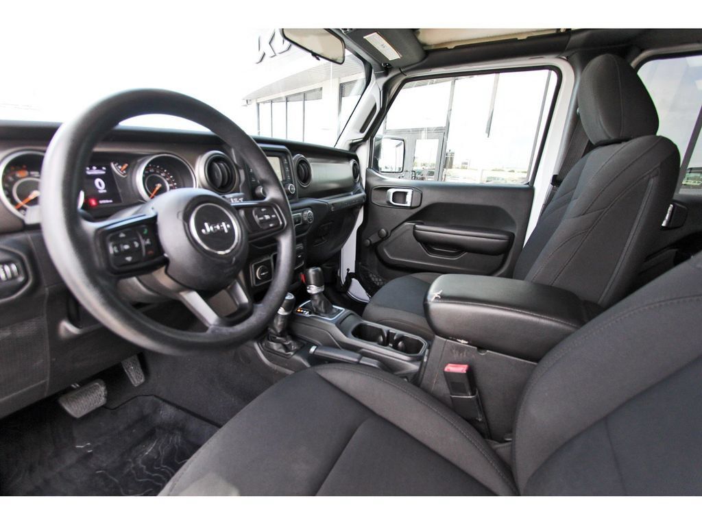 Used 2018 Jeep Wrangler Unlimited Sport AWD/4WD image 31