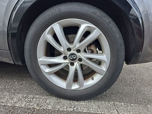 Used 2018 INFINITI QX30 image 10