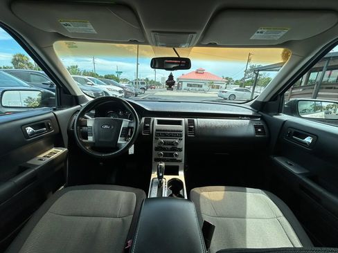 Used 2010 Ford Flex SE FWD image 11