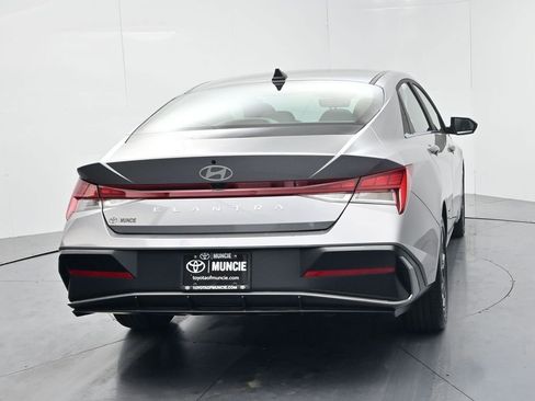 Used 2025 Hyundai Elantra SEL FWD image 7